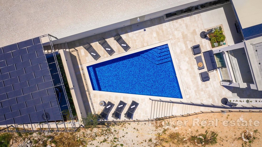 Villa in Supetar, Split-Dalmatia County, Croatia 2 - 18437013