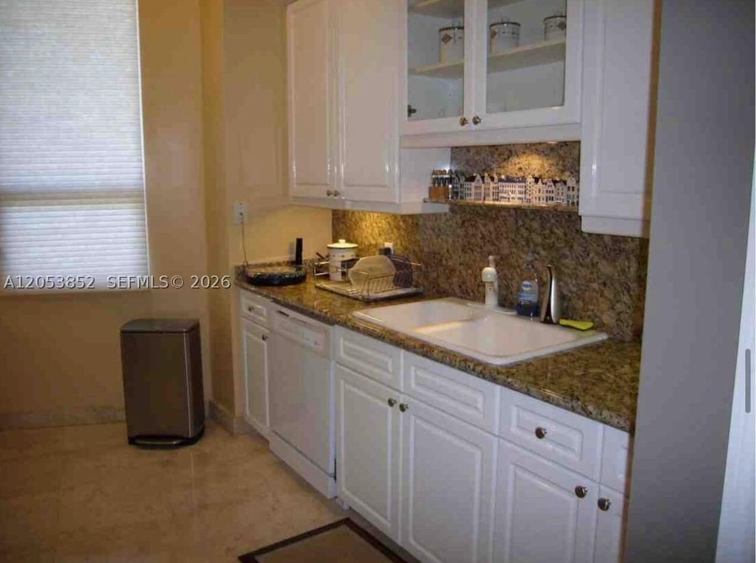 Condo in Miami, Florida, United States 4 - 18442673