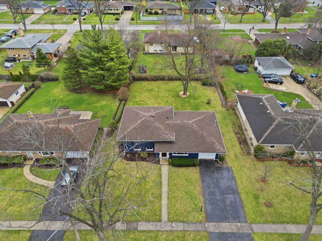 House in Mount Prospect, Illinois, United States 2 - 18437346