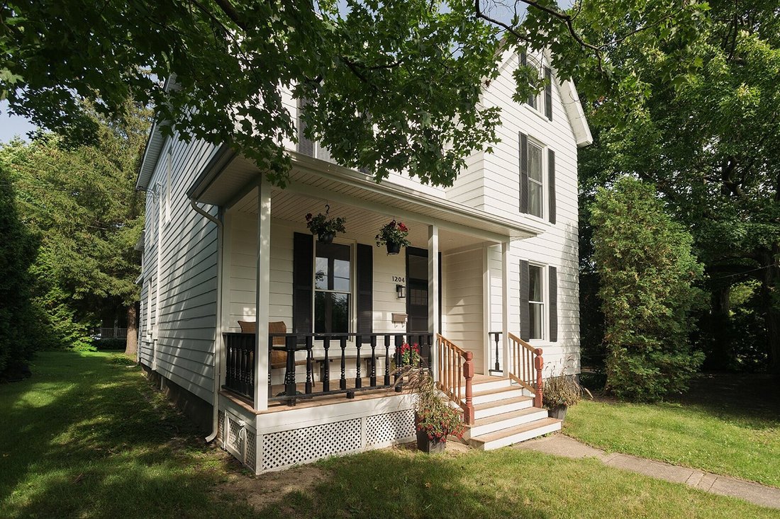 House in Richelieu, Quebec, Canada 2 - 16328911
