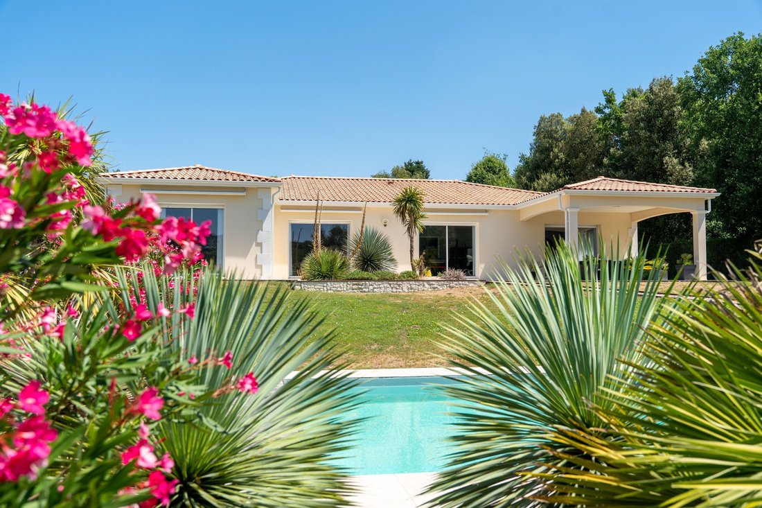 House in Saint-Brice, Nouvelle-Aquitaine, France 1 - 18438783