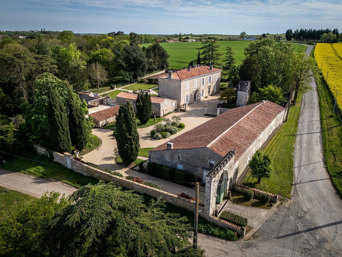 Villa in Saint Médard, Fontenay-le-Comte, France 1 - 18434842