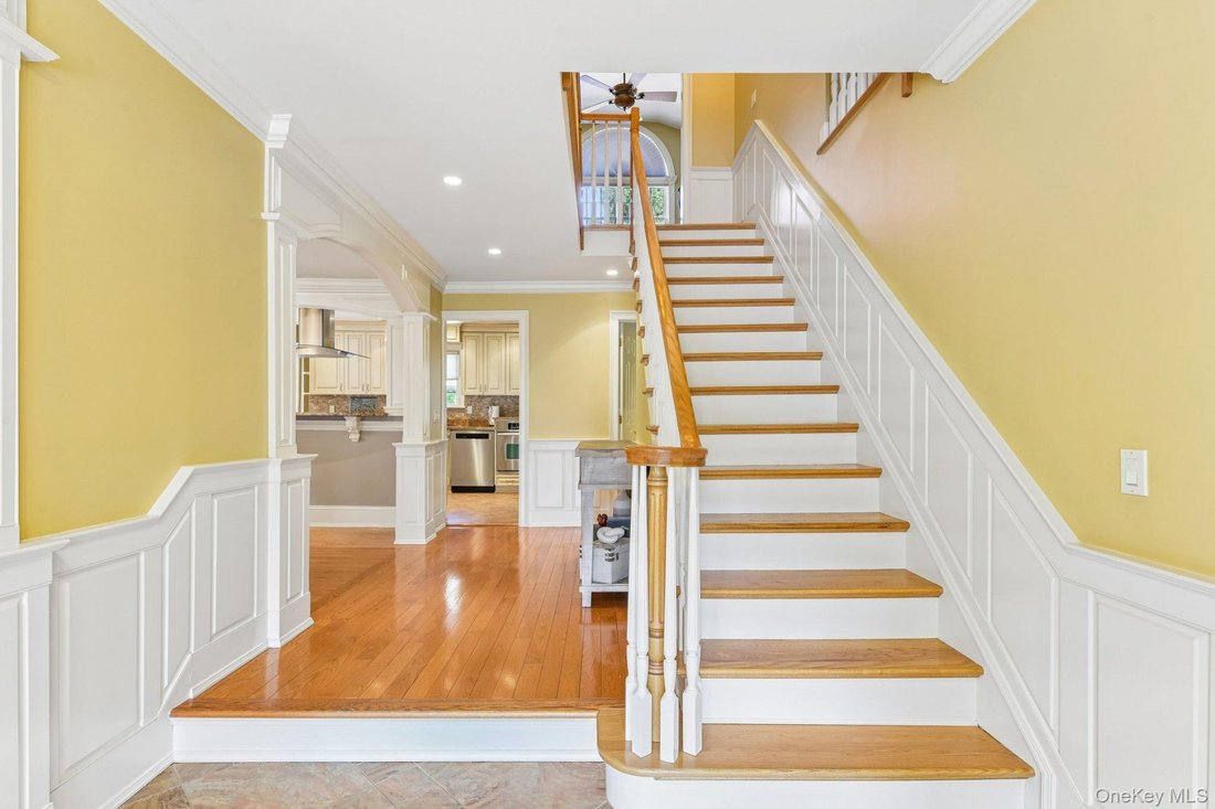 House in East Northport, New York, United States 5 - 18441519