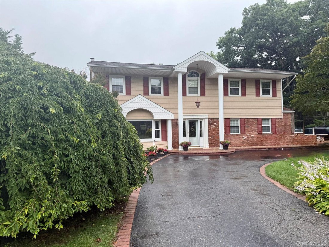 House in East Northport, New York, United States 1 - 18441519