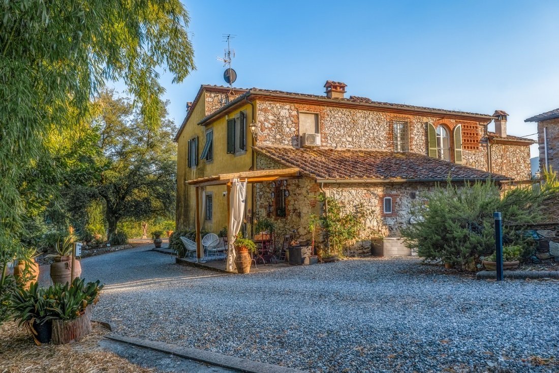 Country House in Historic Center, Lucca, Tuscany 4 - 18439112