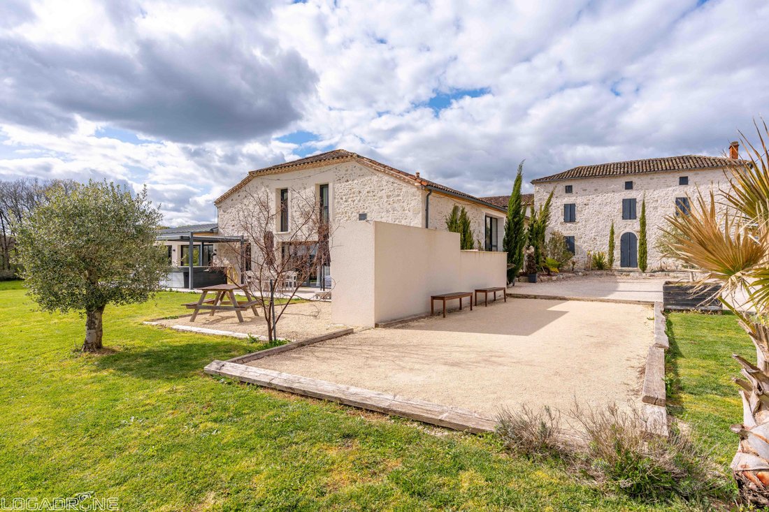 Estate in Lédat, Nouvelle-Aquitaine, France 1 - 18392153