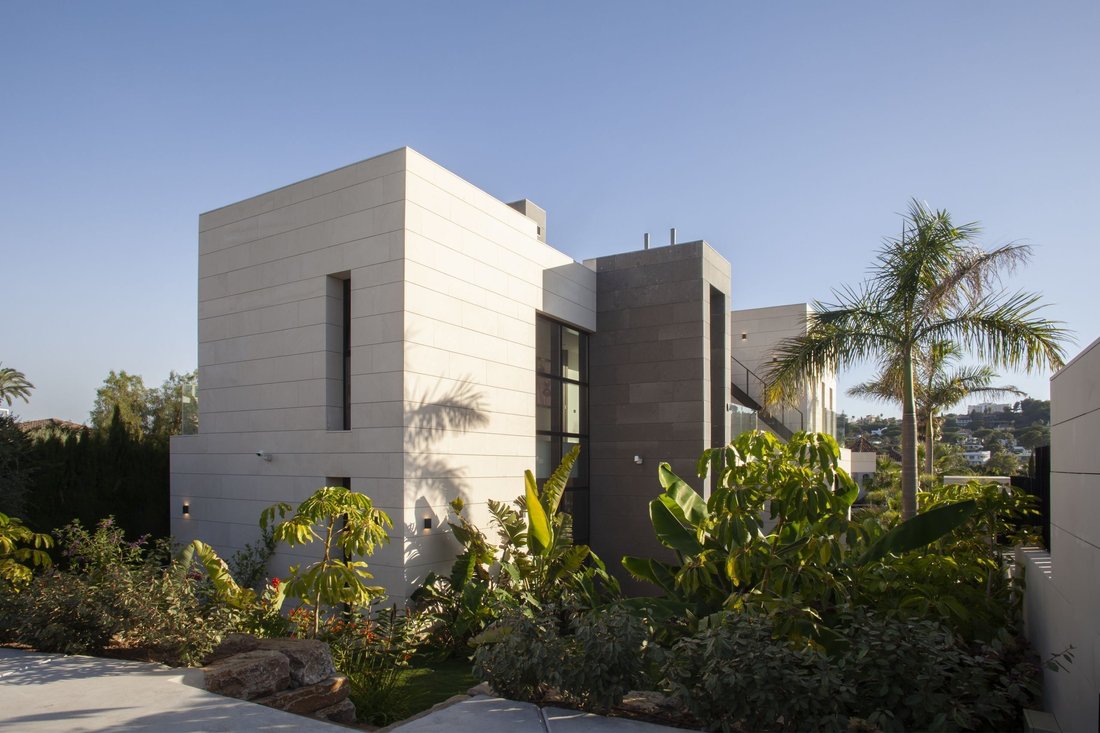 Villa in Puerto Banus, Marbella, Spain 3 - 17398956