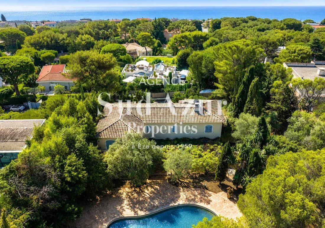 House in Saint-Jean-Cap-Ferrat, Provence-Alpes-Côte d'Azur, France 1 - 18310568