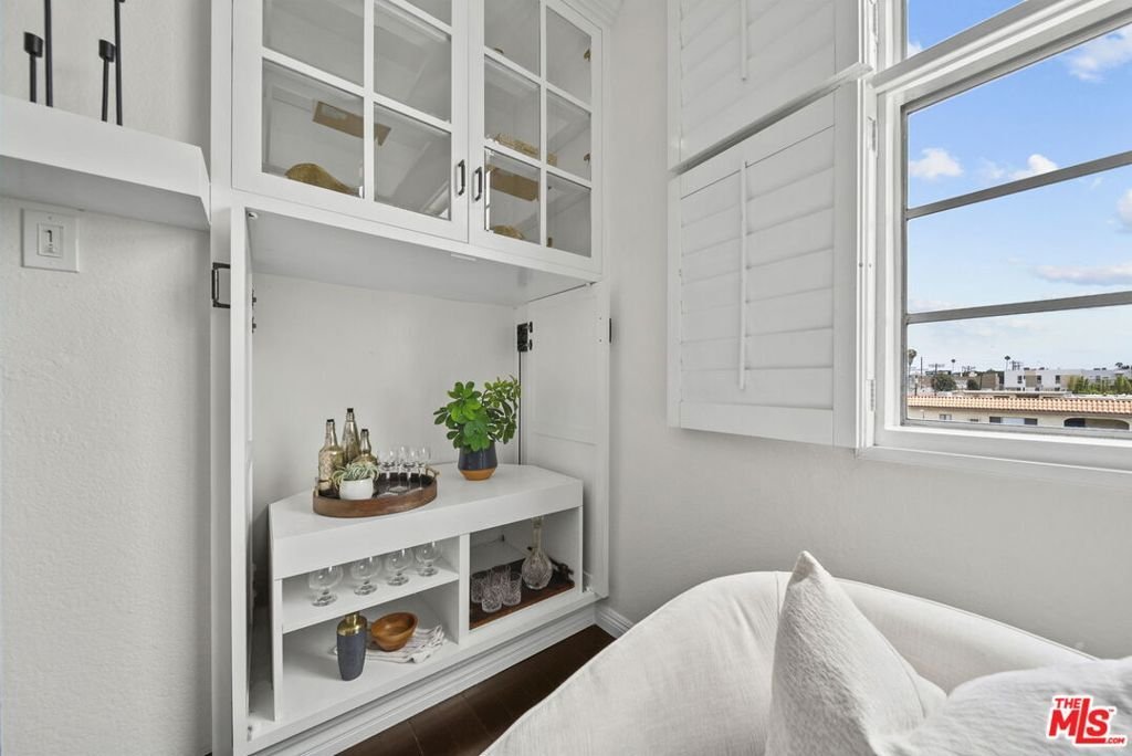 Condo in Los Angeles, California, United States 5 - 18433601