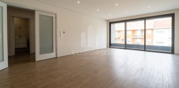 Apartment in Lordelo do Ouro e Massarelos, Porto District, Portugal 3 - 18436349