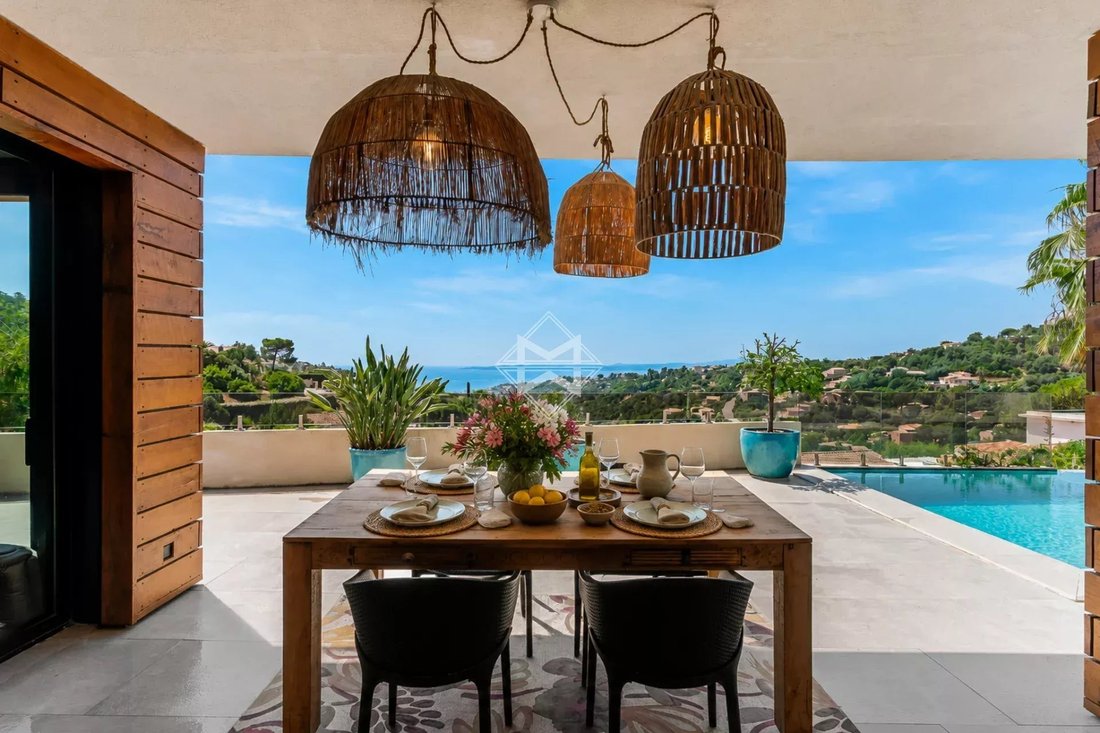 Villa in Les Issambres, Roquebrune-sur-Argens, France 3 - 18437903