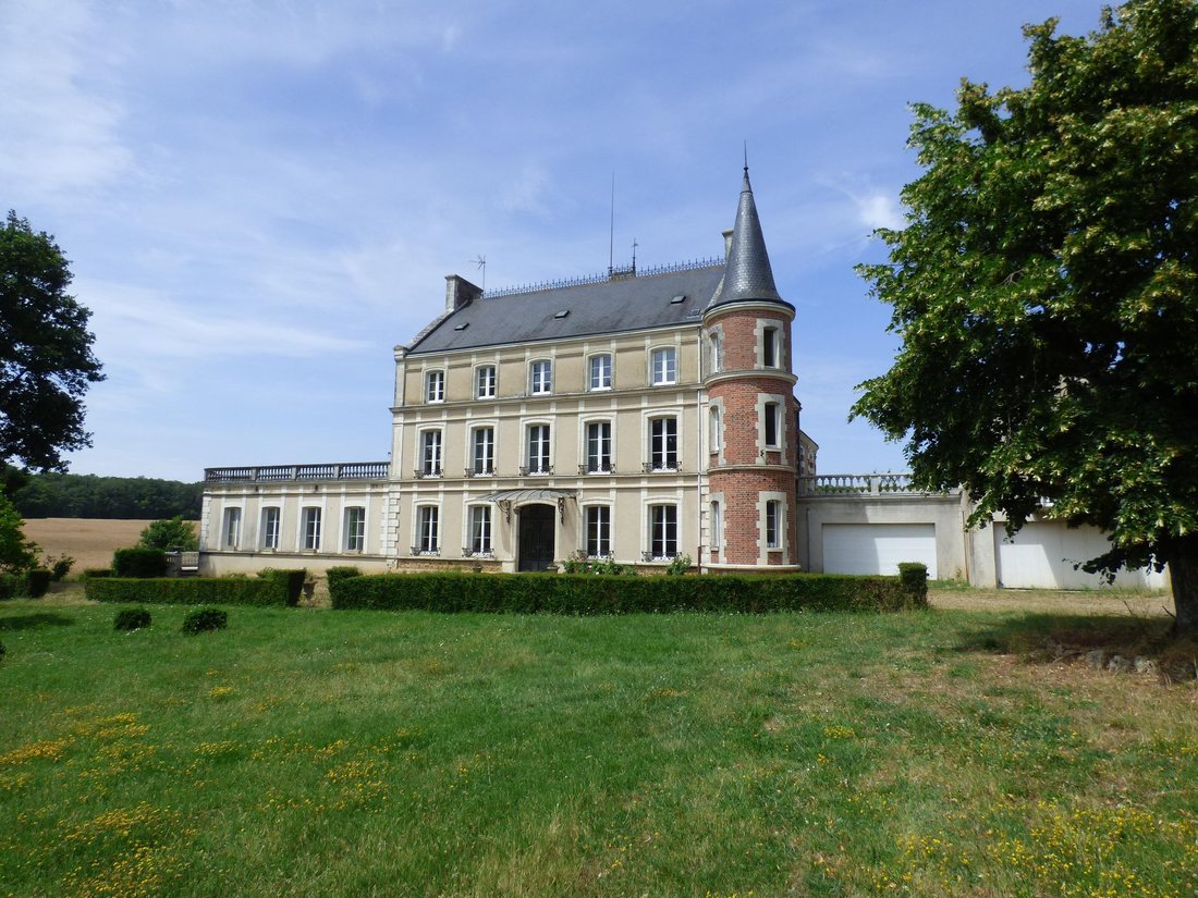 Castle in Provinces Jean Emond, Vendôme, France 1 - 17837119