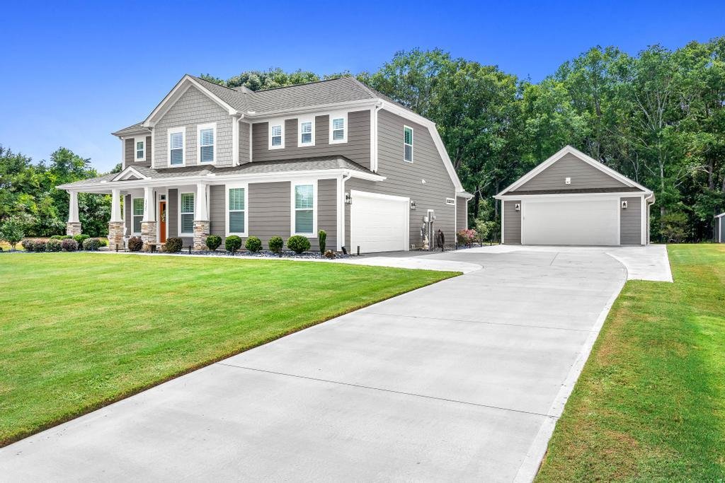 House in Central, South Carolina, United States 1 - 18402139