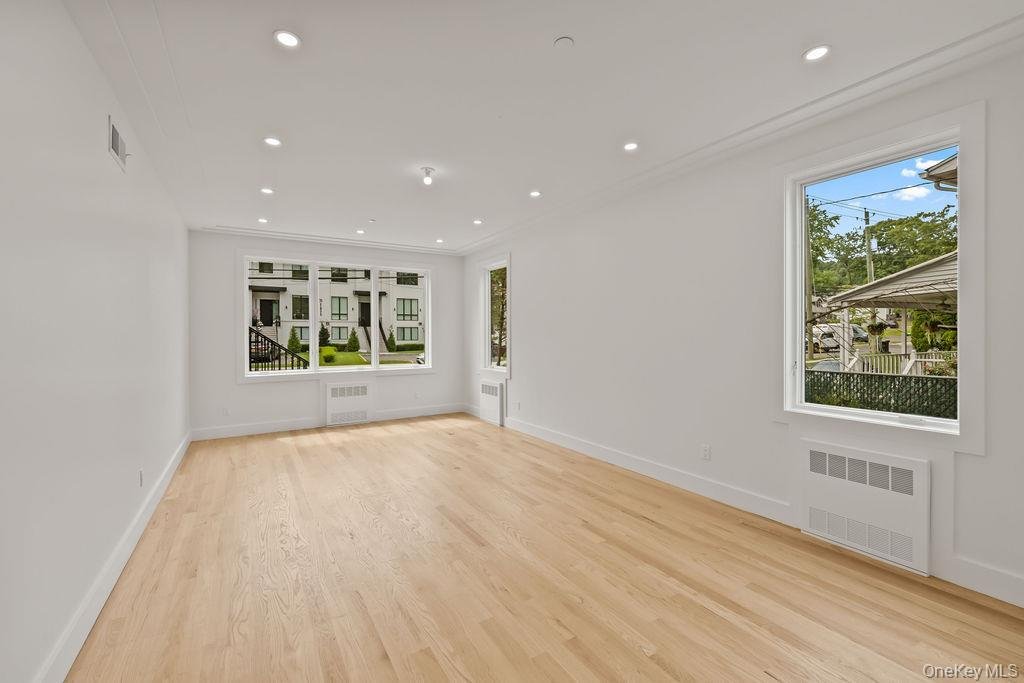 Condo in Airmont, New York, United States 5 - 18440416