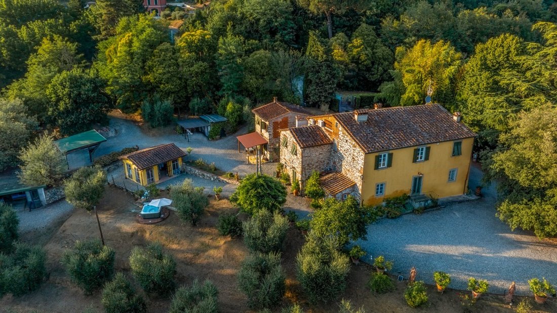 Country House in Historic Center, Lucca, Tuscany 3 - 18439112