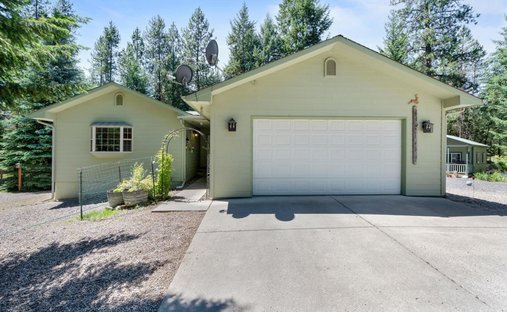 House in Loon Lake, Washington, United States 1