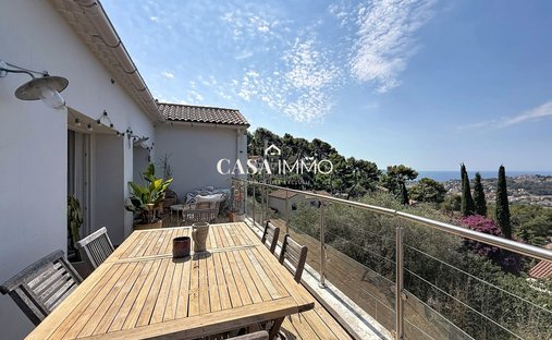 Apartment in Centre Ville, Carqueiranne, France 1