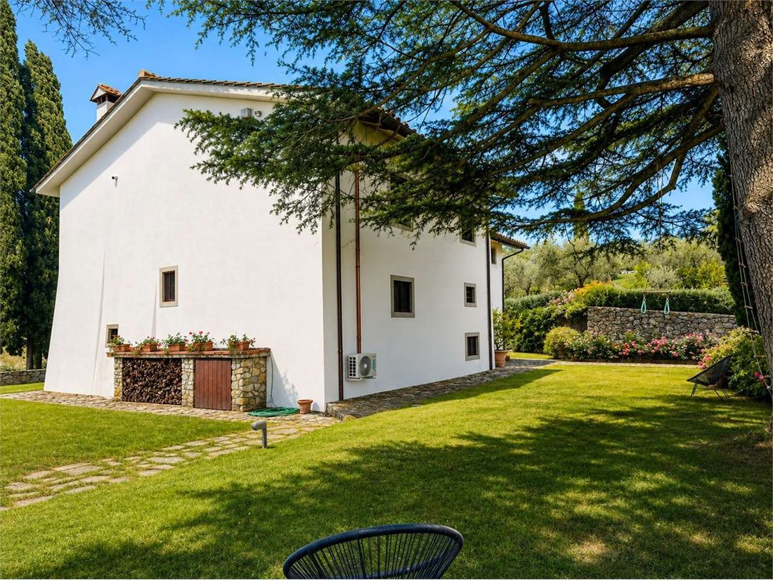 Villa in Serravalle Pistoiese, Tuscany, Italy 2 - 18439933