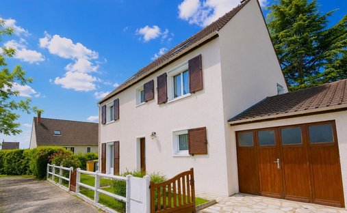House in Basses Roches, Conflans-Sainte-Honorine, France 1