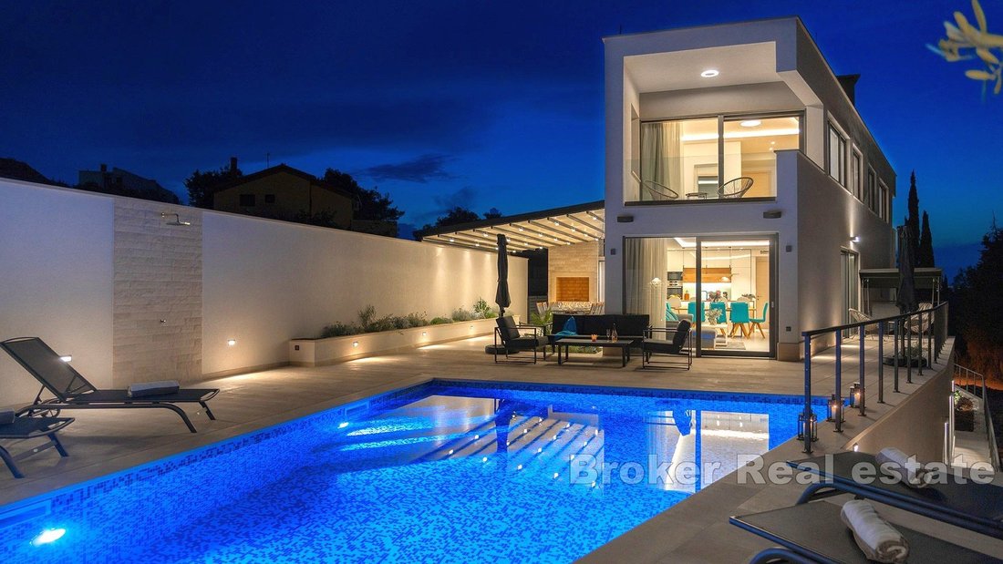 Villa in Supetar, Split-Dalmatia County, Croatia 1 - 18437013