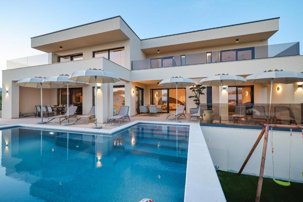 Villa in Maslenica, Zadar County, Croatia 3 - 18434864