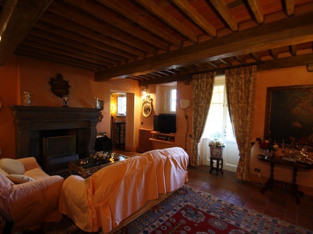 Villa in Historic Center, Lucca, Tuscany 2 - 18439144
