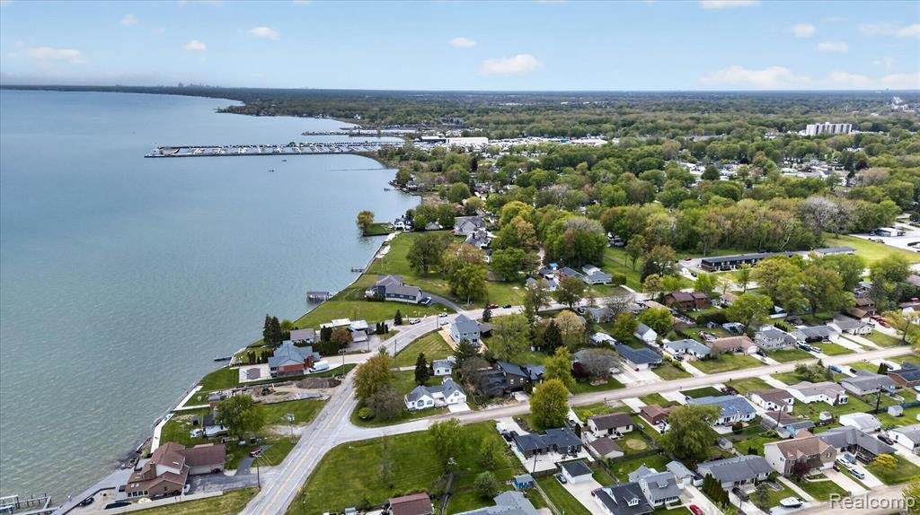 House in St. Clair Shores, Michigan, United States 1 - 18436697