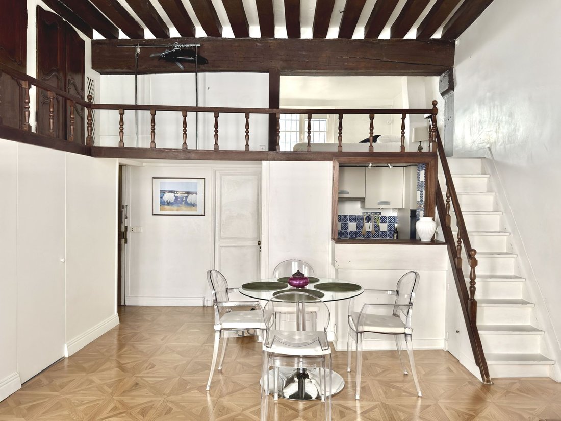 Apartment in Odéon, Paris 6e Arrondissement, Paris 4 - 18439612