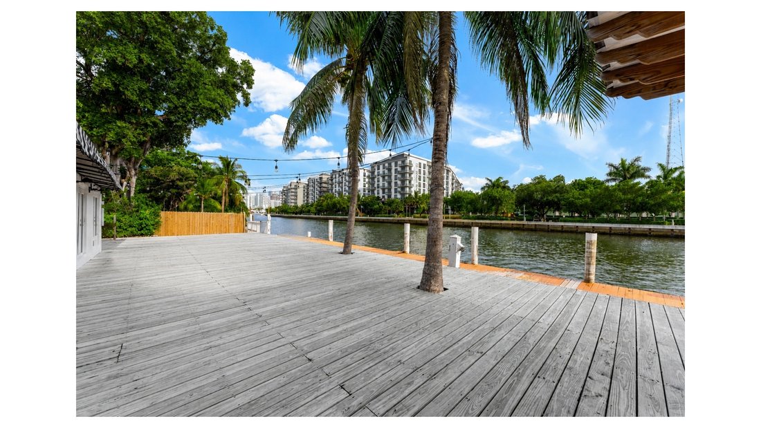 House in Miami, Florida, United States 5 - 18294974