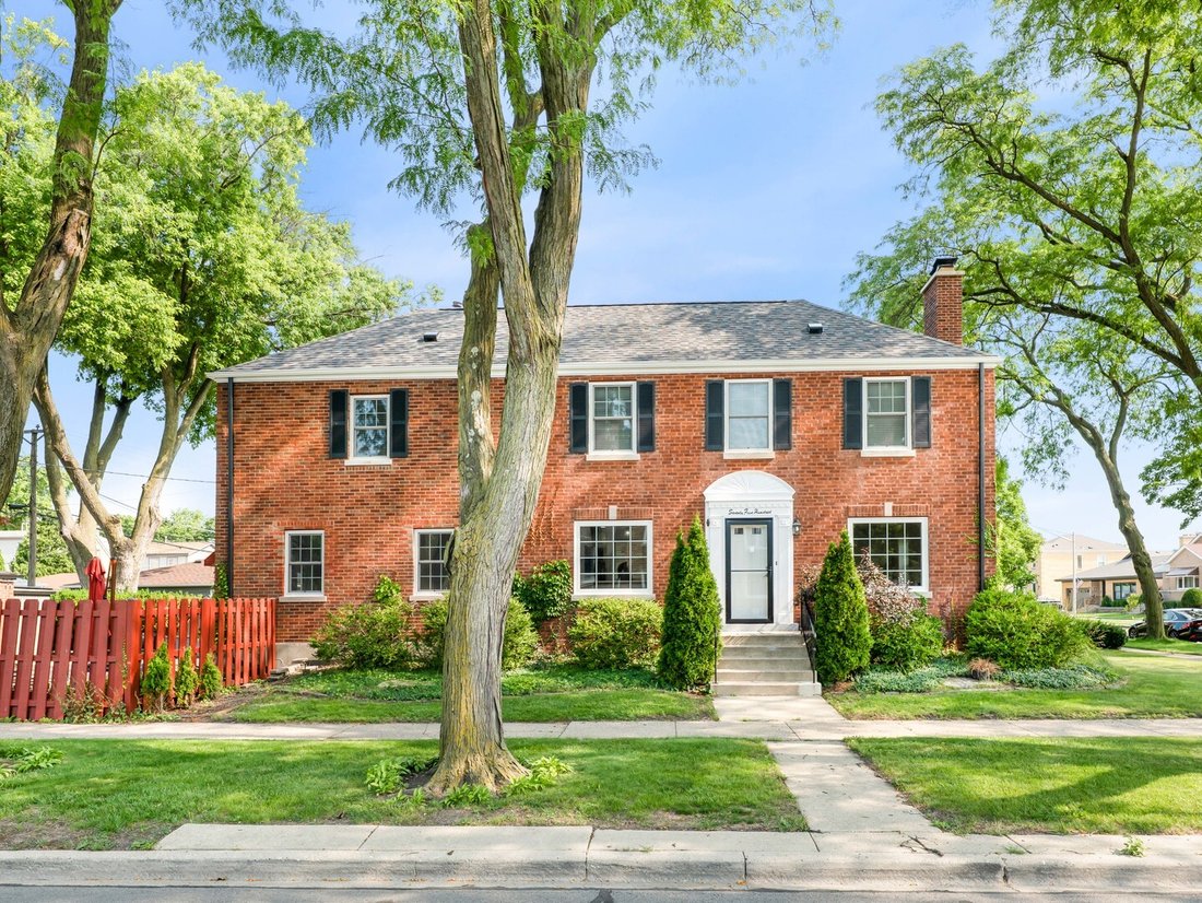 House in Elmwood Park, Illinois, United States 3 - 18440333