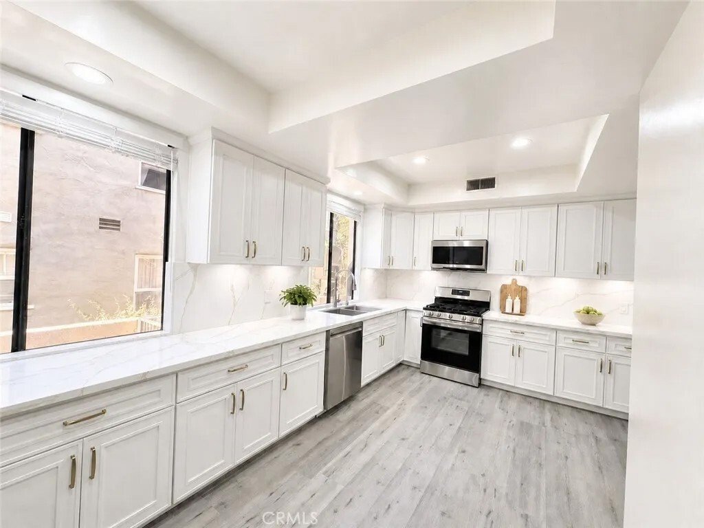 Condo in Beverly Hills, California, United States 5 - 18437284