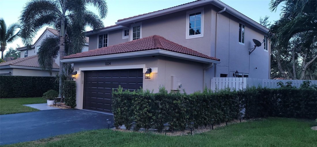 House in Plantation, Florida, United States 1 - 18439633