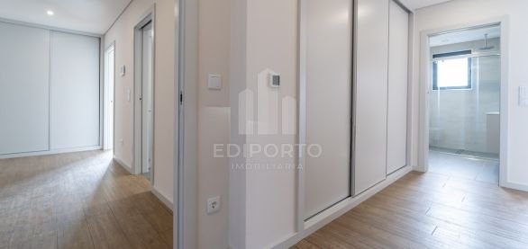 Appartement à Lordelo do Ouro et Massarelos, District de Porto, Portugal 5 - 18436786