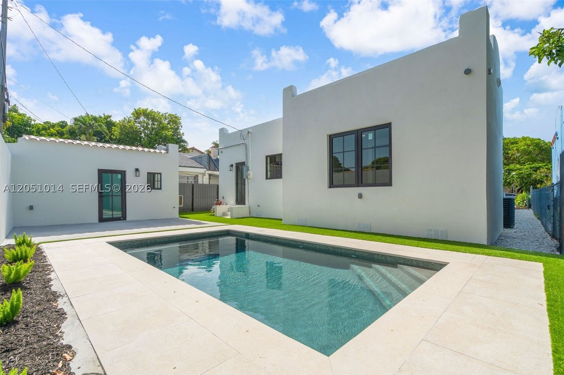 House in Miami, Florida, United States 4 - 18396094