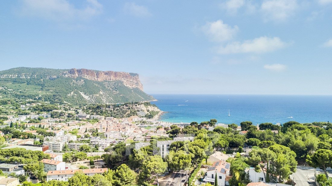 House in Petite Couronne, Cassis, France 1 - 18441104