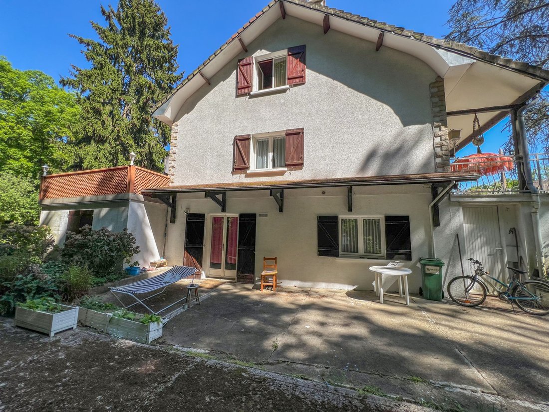House in Le Mesnil-Saint-Denis, Ile-de-France, France 3 - 18439560