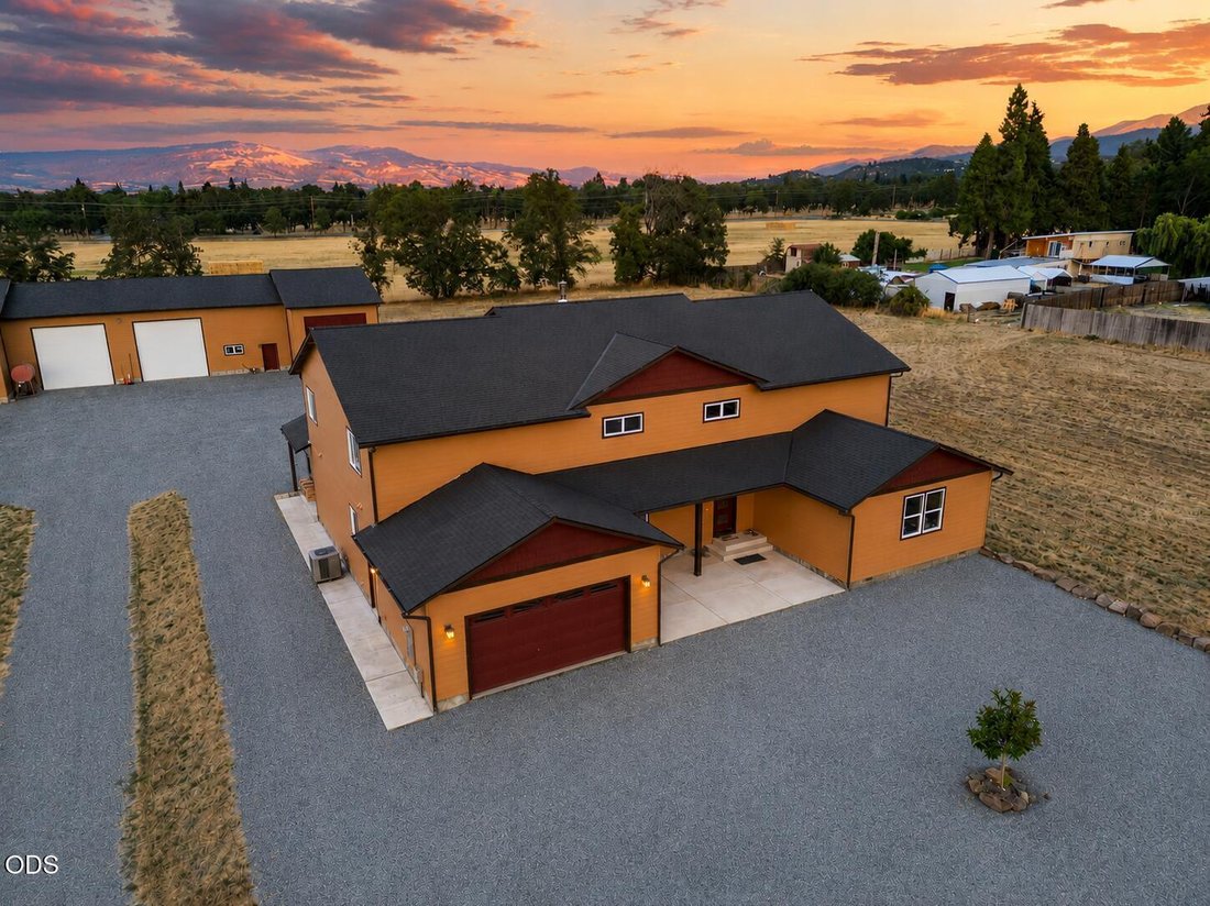 House in Medford, Oregon, United States 2 - 18439754