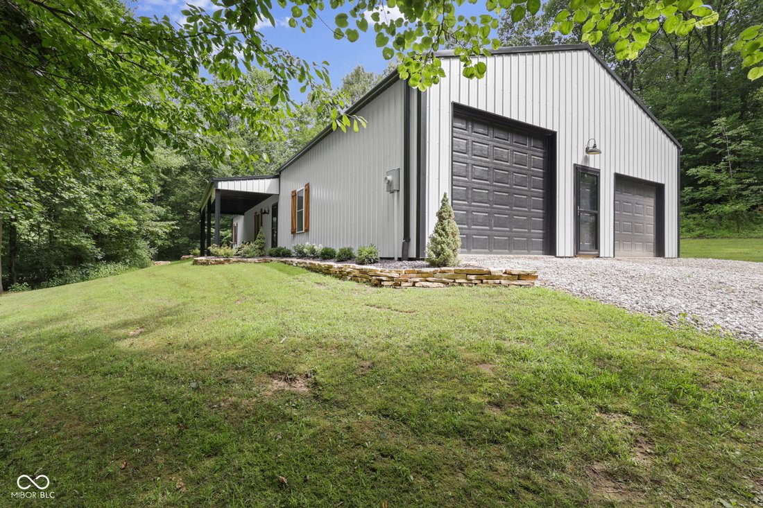House in Bloomfield, Indiana, United States 5 - 18436361