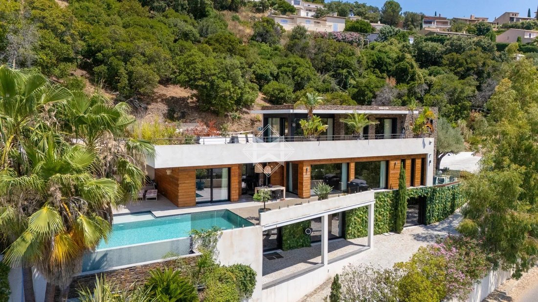 Villa in Les Issambres, Roquebrune-sur-Argens, France 2 - 18437903