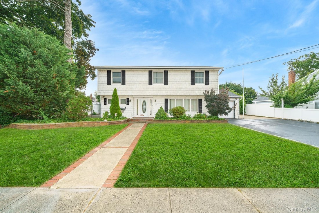 House in Massapequa, New York, United States 2 - 18437572