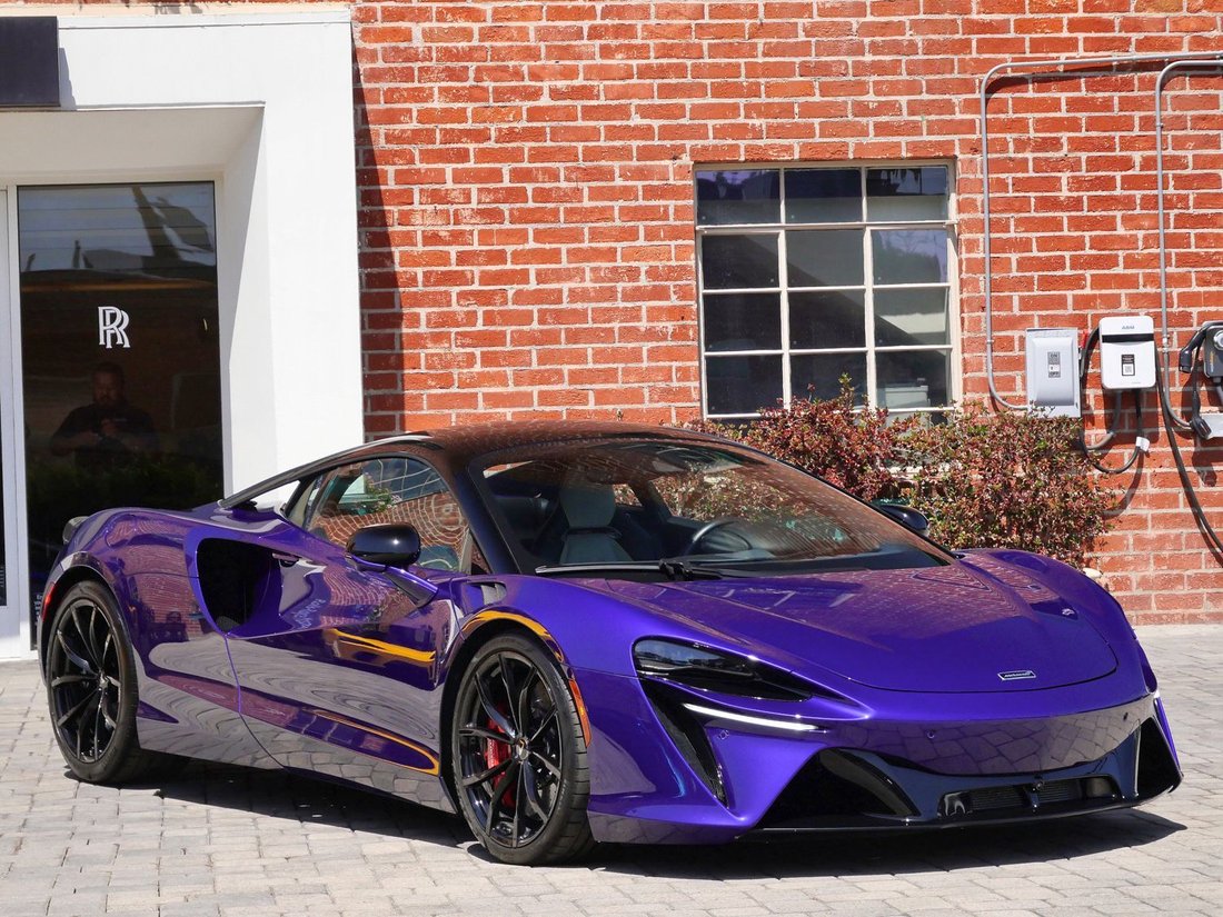 Coupe in Beverly Hills, CA, United States 1 - 18442138