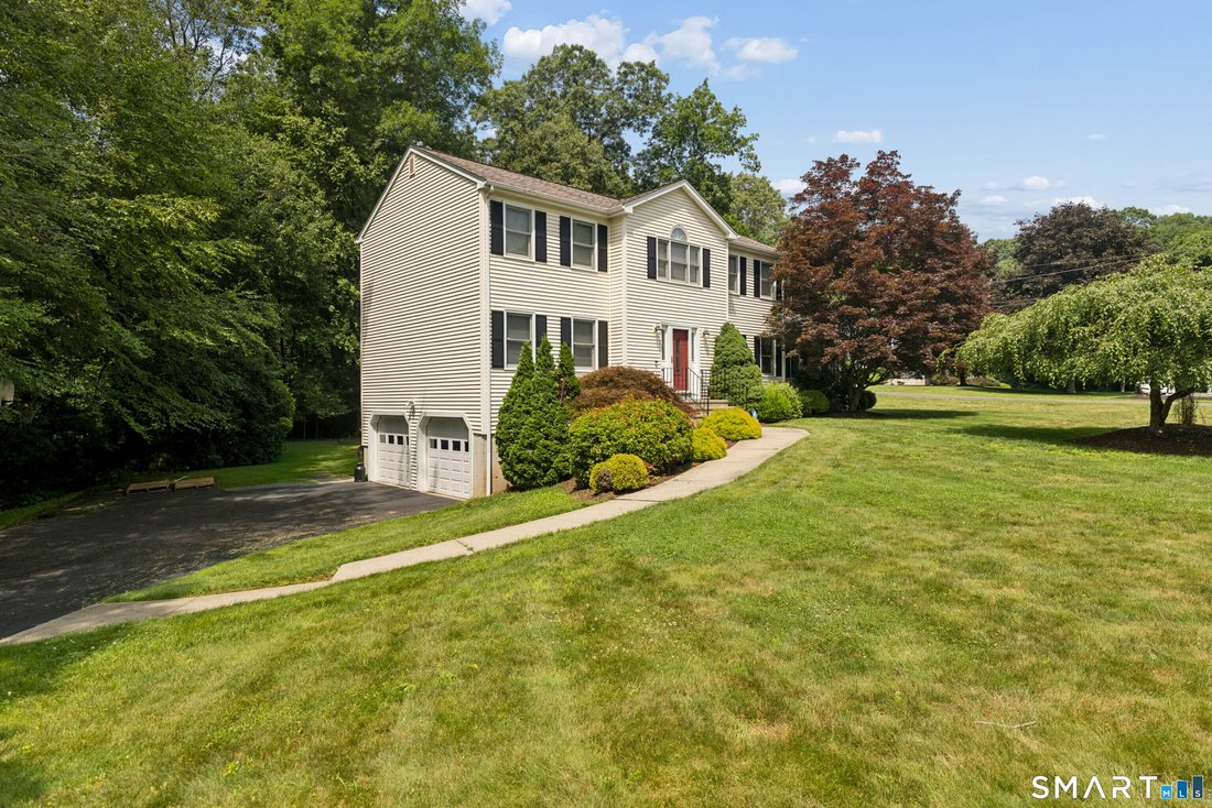 House in Shelton, Connecticut, United States 2 - 18436554