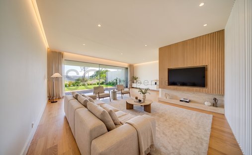 House in Alcantara, Lisbon, Portugal 1