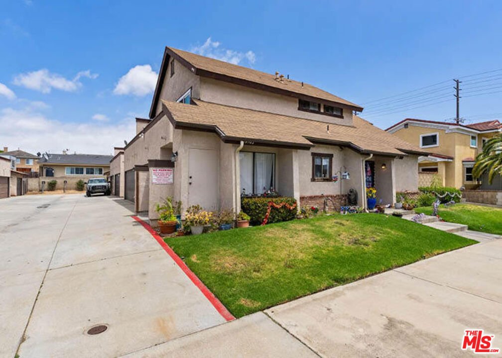 Huntington Beach, California, United States 3 - 18439194
