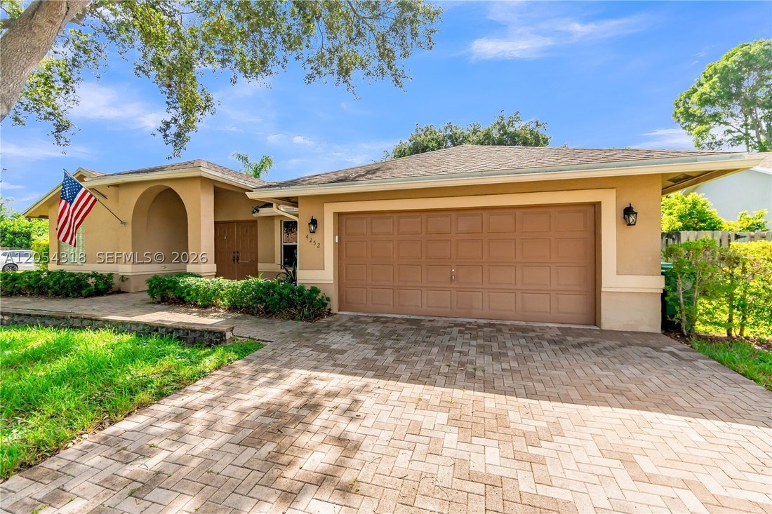House in Davie, Florida, United States 3 - 18440045