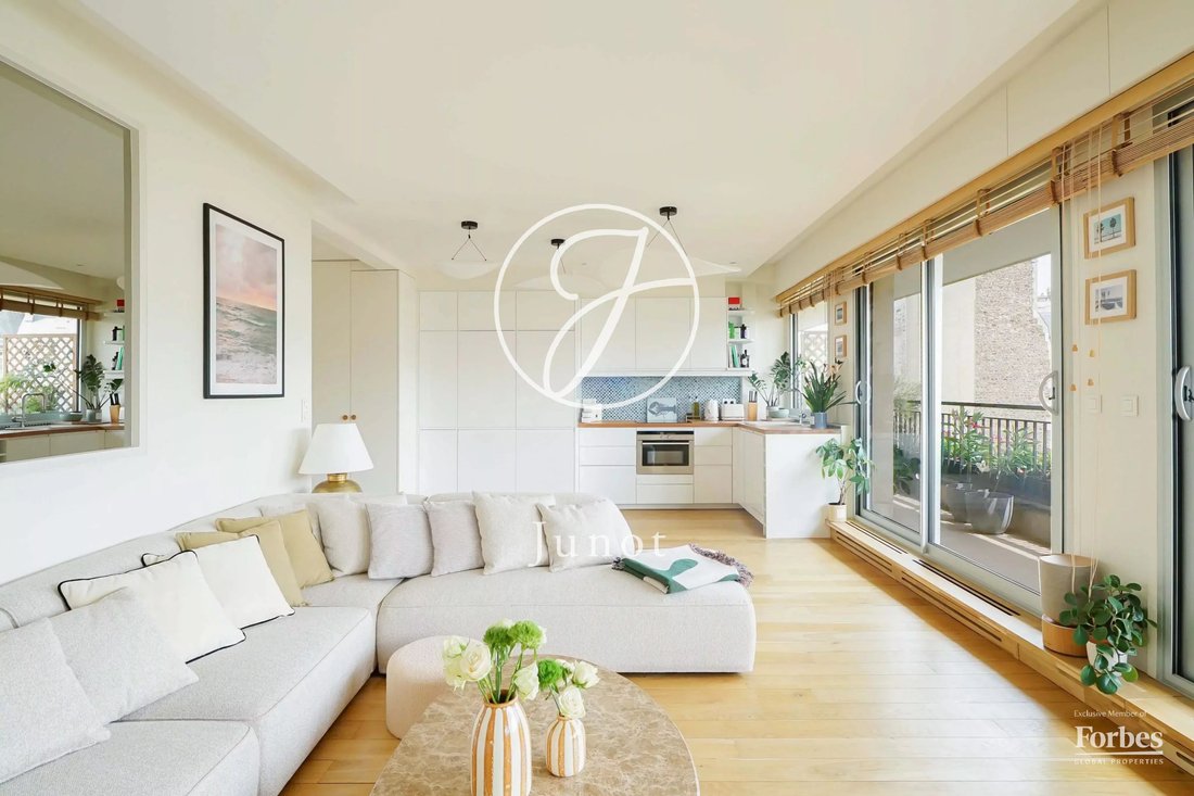 Apartment in Triangle d'Or, Paris 8e Arrondissement, Paris 3 - 18436237