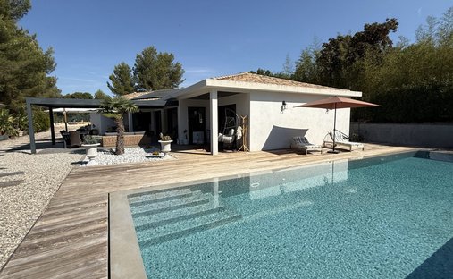 Villa in Saint-Cyr-sur-Mer, Provence-Alpes-Côte d'Azur, France 1