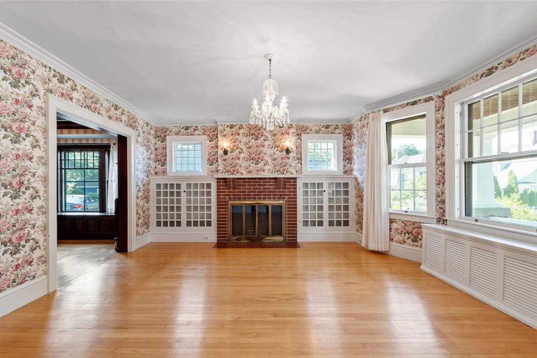 House in Manchester, New Hampshire, United States 5 - 18437859