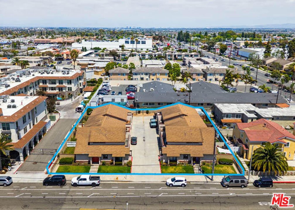 Huntington Beach, California, United States 2 - 18439194
