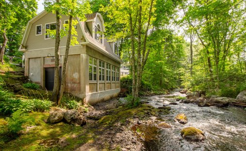 House in Bristol, Maine, United States 1